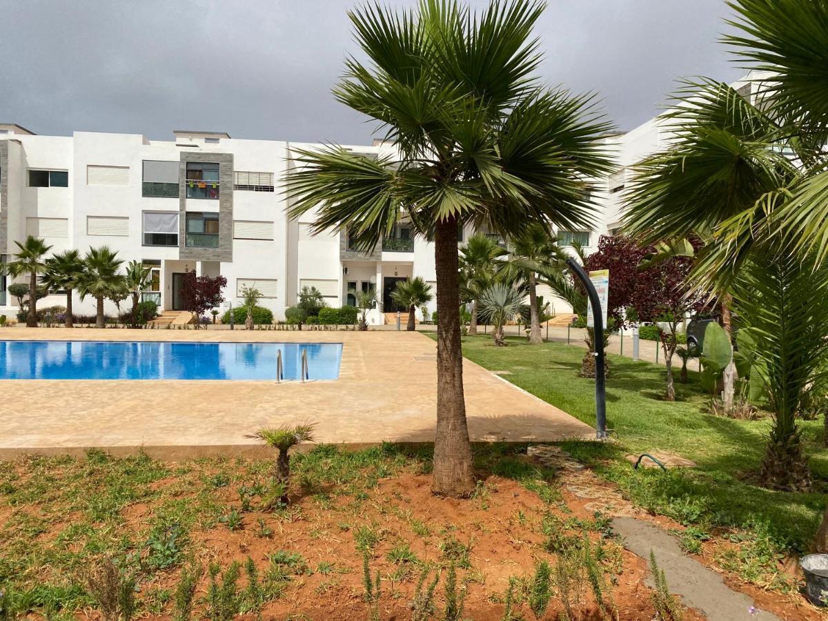Lovely 4-Bedroom Condo With Pool Rabat Kültér fotó
